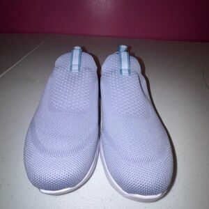 MTA Sport Lavender Slip-On Athletic Shoes with Breathable Knit